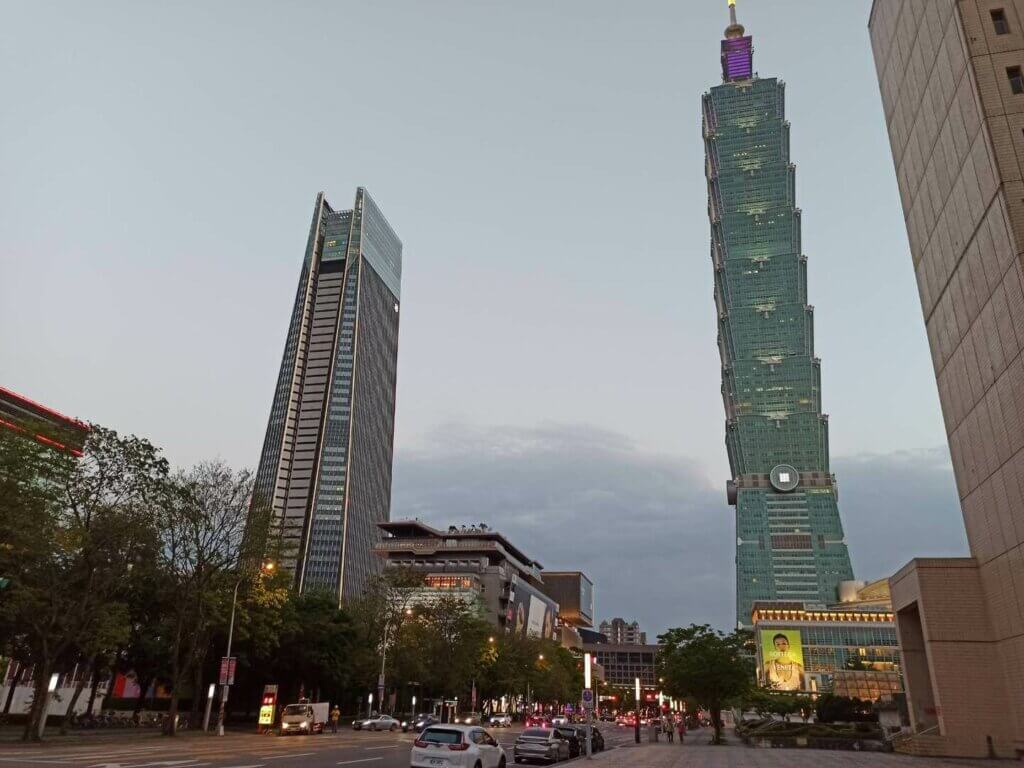 Taipei 101 and Xinyi Shopping District 